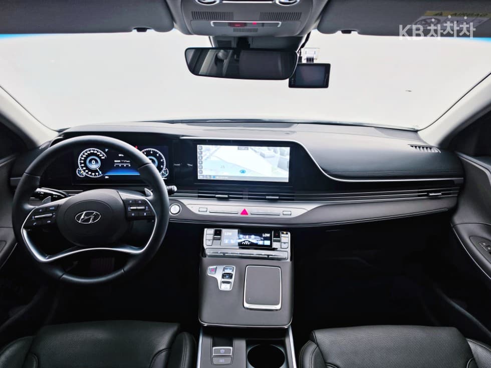 Hyundai The New (facelift) Grandeur (Azera)2.5 Exclusive - 22