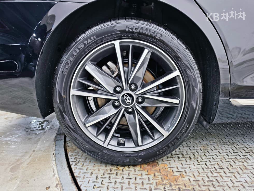 Hyundai The New (facelift) Grandeur (Azera)2.5 Exclusive - 25