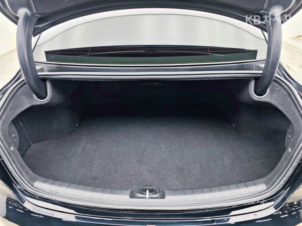 Hyundai The New (facelift) Grandeur (Azera)2.5 Exclusive - 28