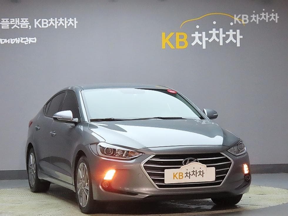 Hyundai Avante (Elantra)AD1.6 GDi Value Plus - 3