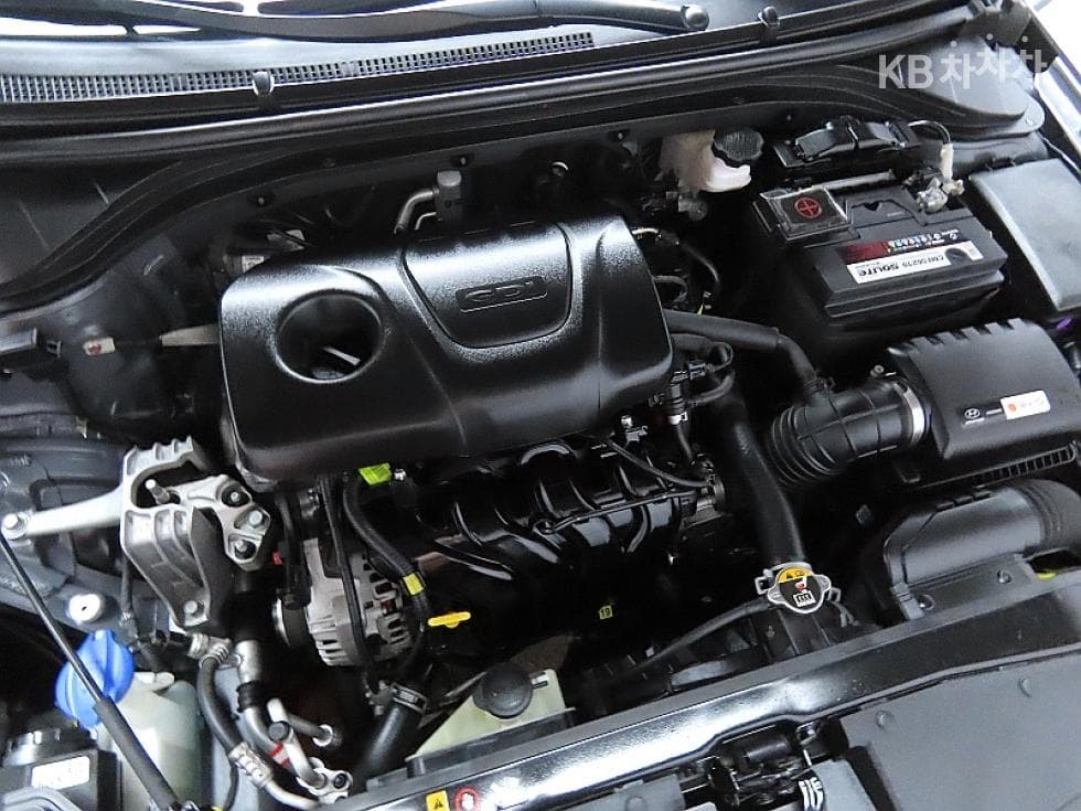 Hyundai Avante (Elantra)AD1.6 GDi Value Plus - 7