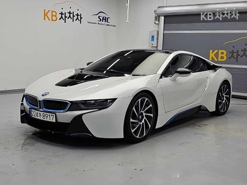 BMW i8 1.5 Купе Хибрид - Image 1