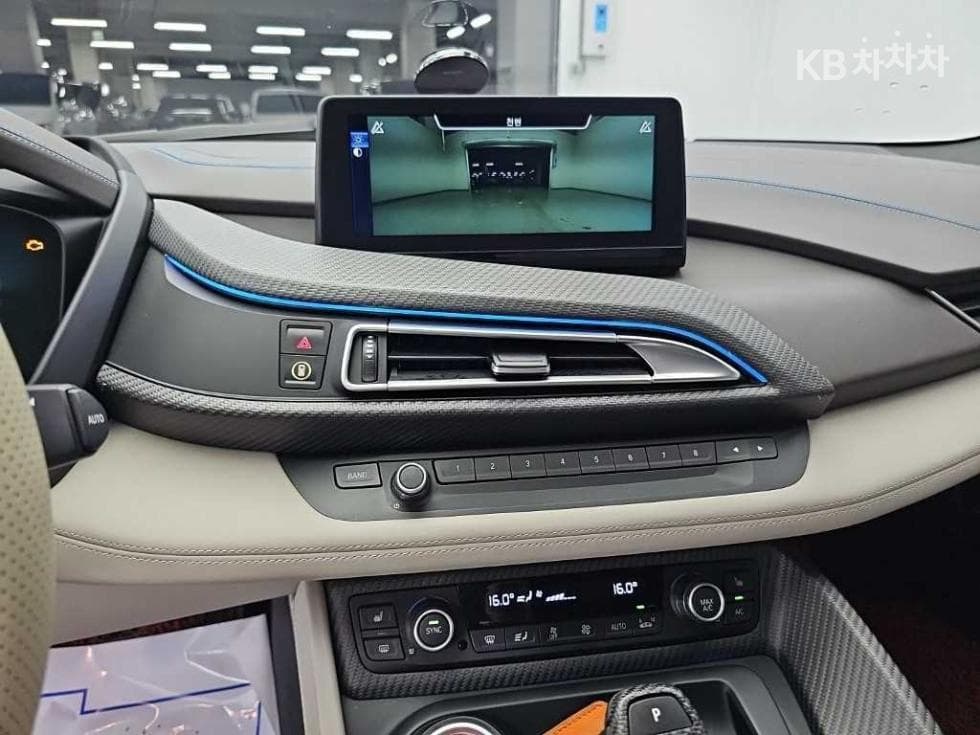 BMW i81.5 Купе Хибрид - 10