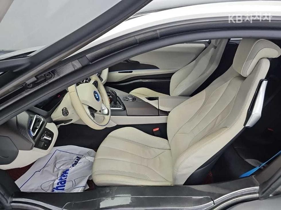 BMW i81.5 Купе Хибрид - 11