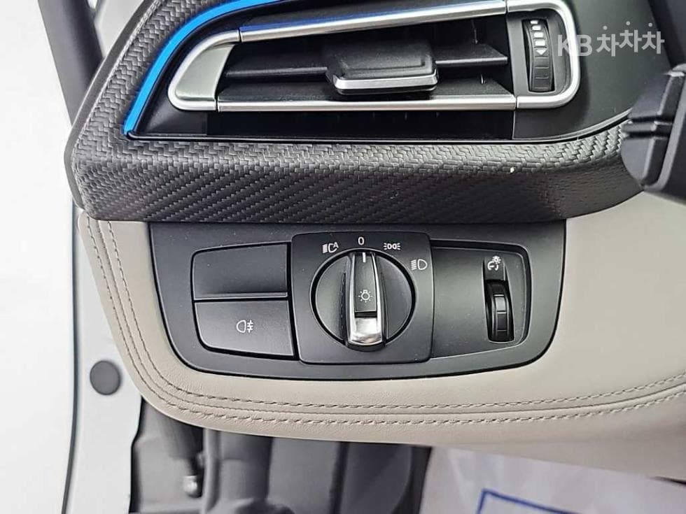 BMW i81.5 Купе Хибрид - 19
