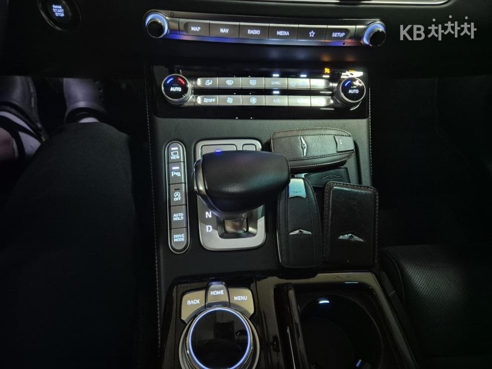 Genesis G903.8 GDi AWD Premium Luxury - 12