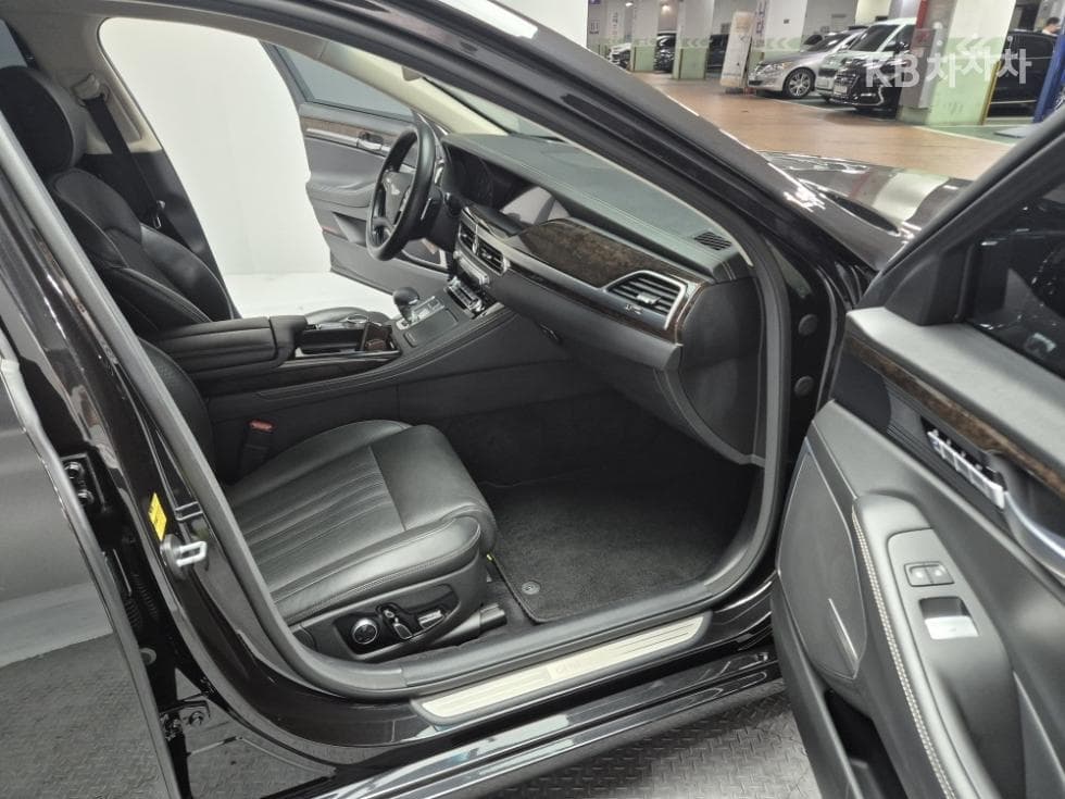 Genesis G903.8 GDi AWD Premium Luxury - 14