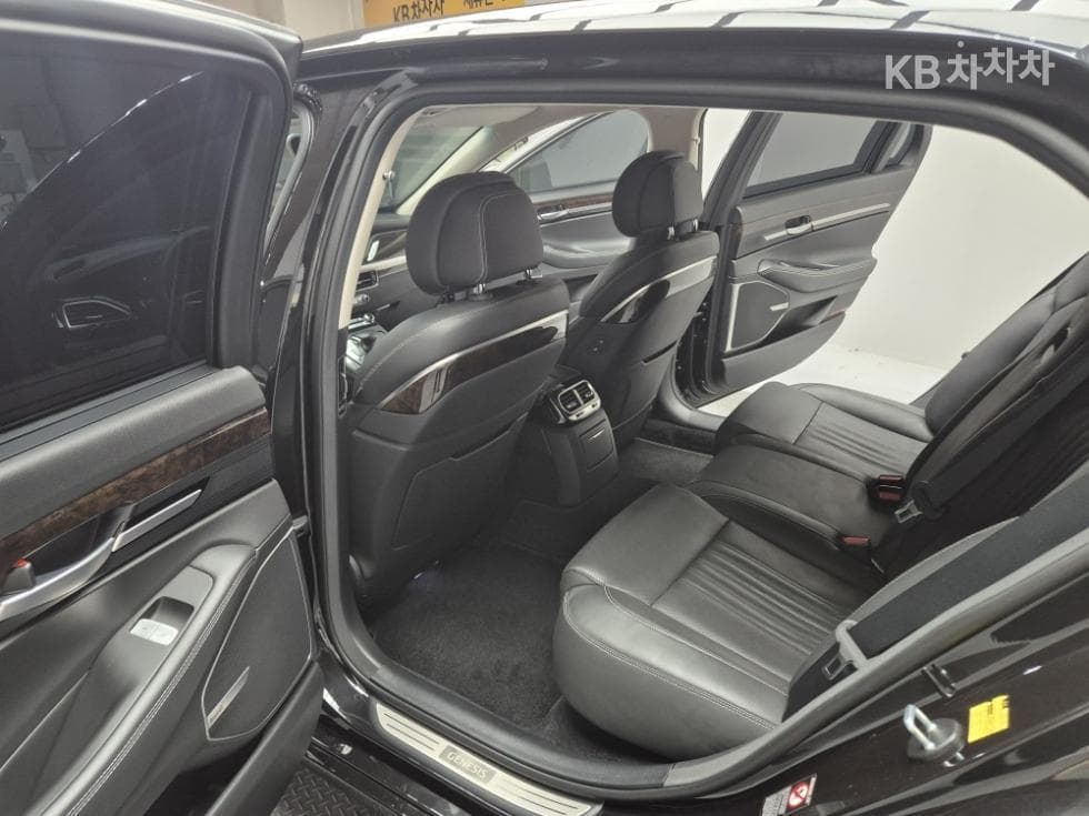 Genesis G903.8 GDi AWD Premium Luxury - 16