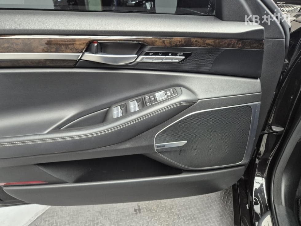 Genesis G903.8 GDi AWD Premium Luxury - 17