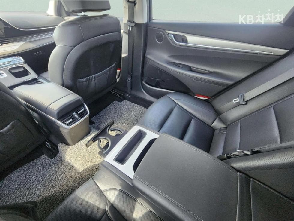 Хюндай The New (фейслифт) Grandeur (Azera)2.5 Premium 초이스 - 20