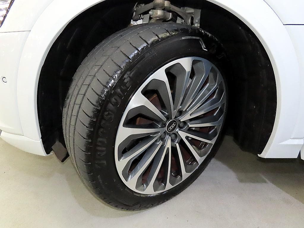 Ауди Q8 e-tron55 콰트로 Premium - 20