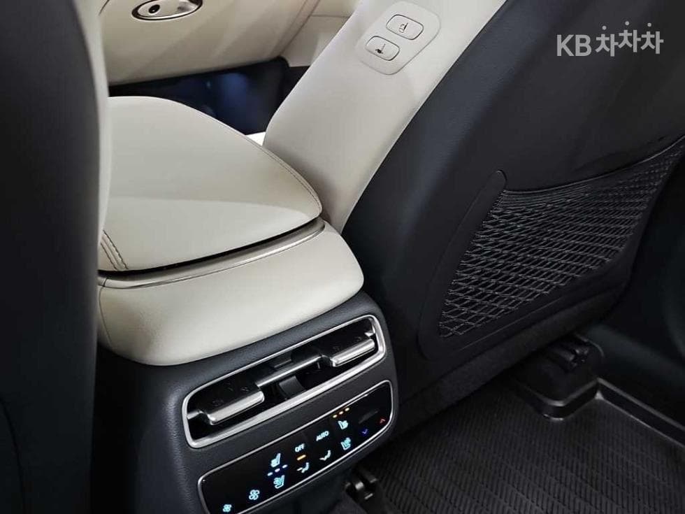 Дженезис GV70Бензин 2.5T 2WD - 14