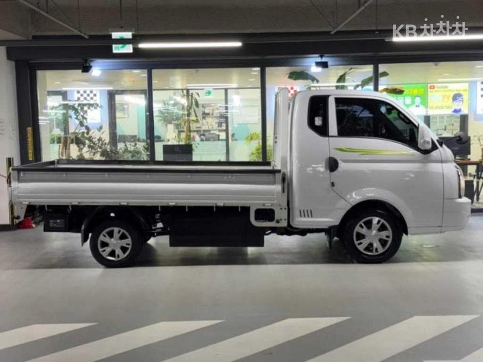 Хюндай Porter 2 일렉트릭Super Cab Удължено междуосие Premium Специал (специален признак/издание) - 3