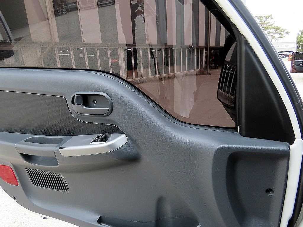 Киа The New (фейслифт) Бонго 3 (лек)LPG Wing Body 1 тон 전동식 Королевска кабина Удължено междуосие GL - 12