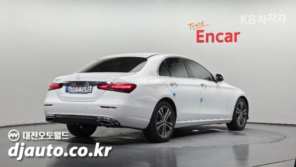 Mercedes-Benz E-Клас (W213)E250 Avantgarde - 2