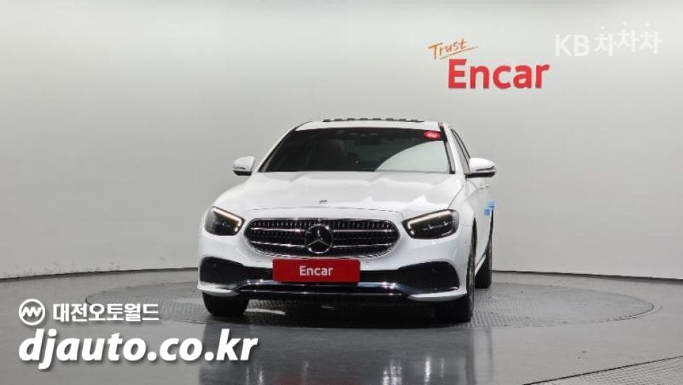 Mercedes-Benz E-Клас (W213)E250 Avantgarde - 3