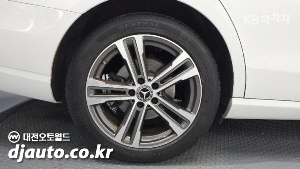 Mercedes-Benz E-Клас (W213)E250 Avantgarde - 5