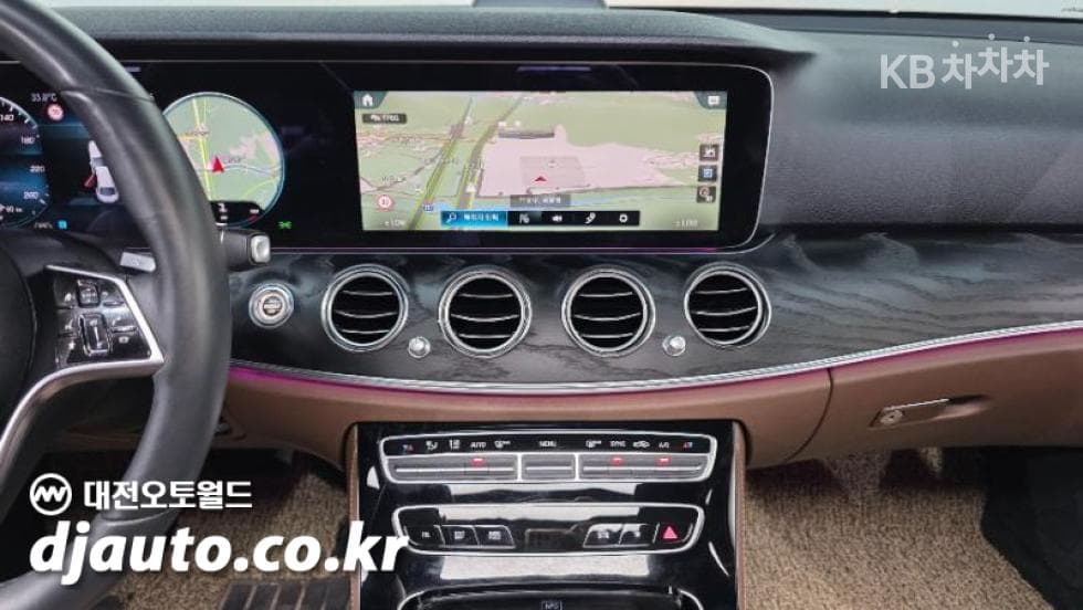 Mercedes-Benz E-Клас (W213)E250 Avantgarde - 11