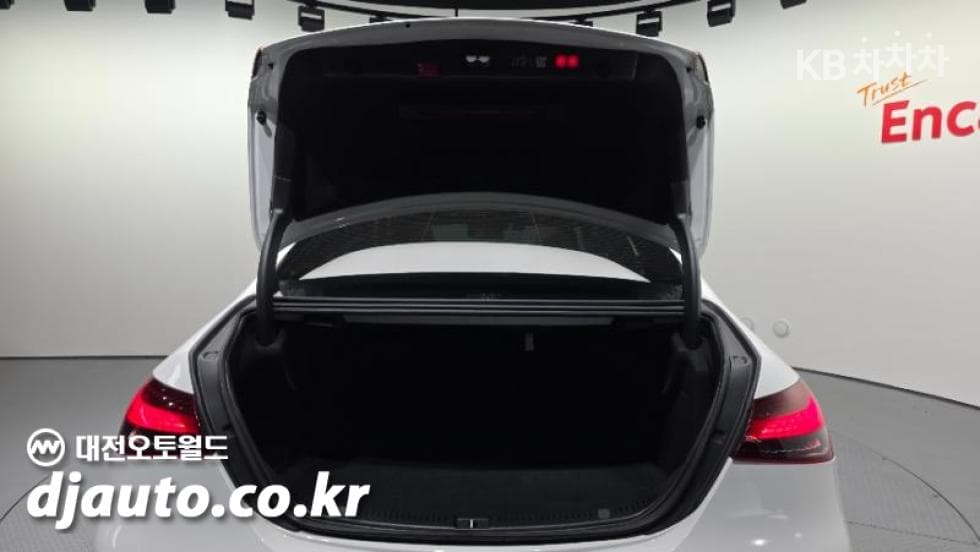 Mercedes-Benz E-Клас (W213)E250 Avantgarde - 14