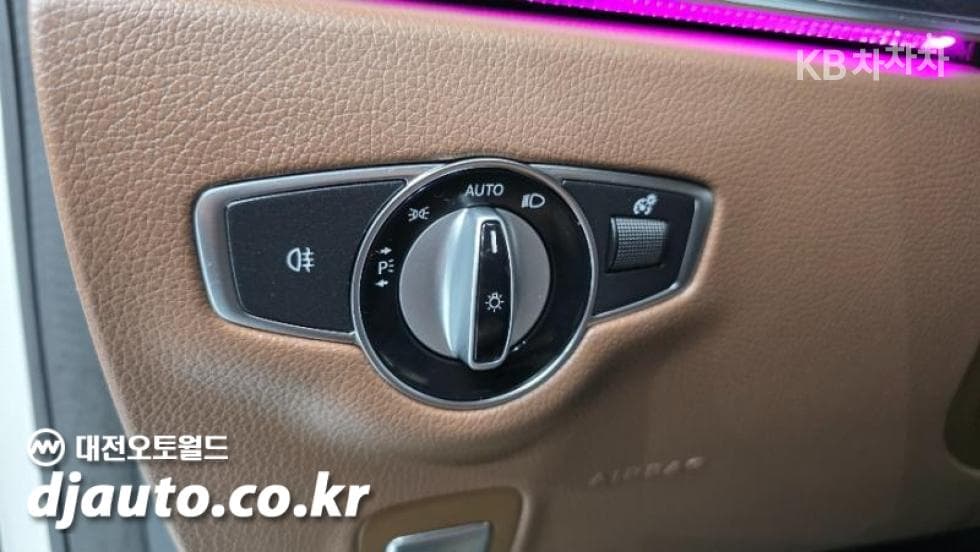 Mercedes-Benz E-Клас (W213)E250 Avantgarde - 16