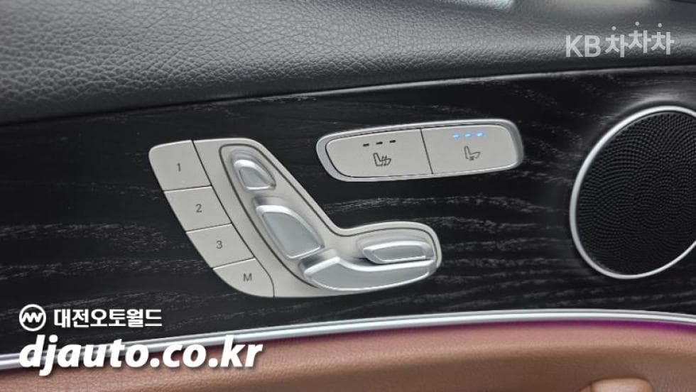 Mercedes-Benz E-Клас (W213)E250 Avantgarde - 20
