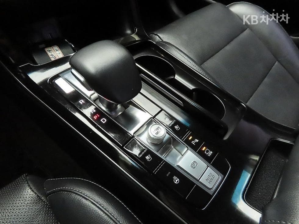 Киа K7 Premiere3.0 GDi Noblesse - 10