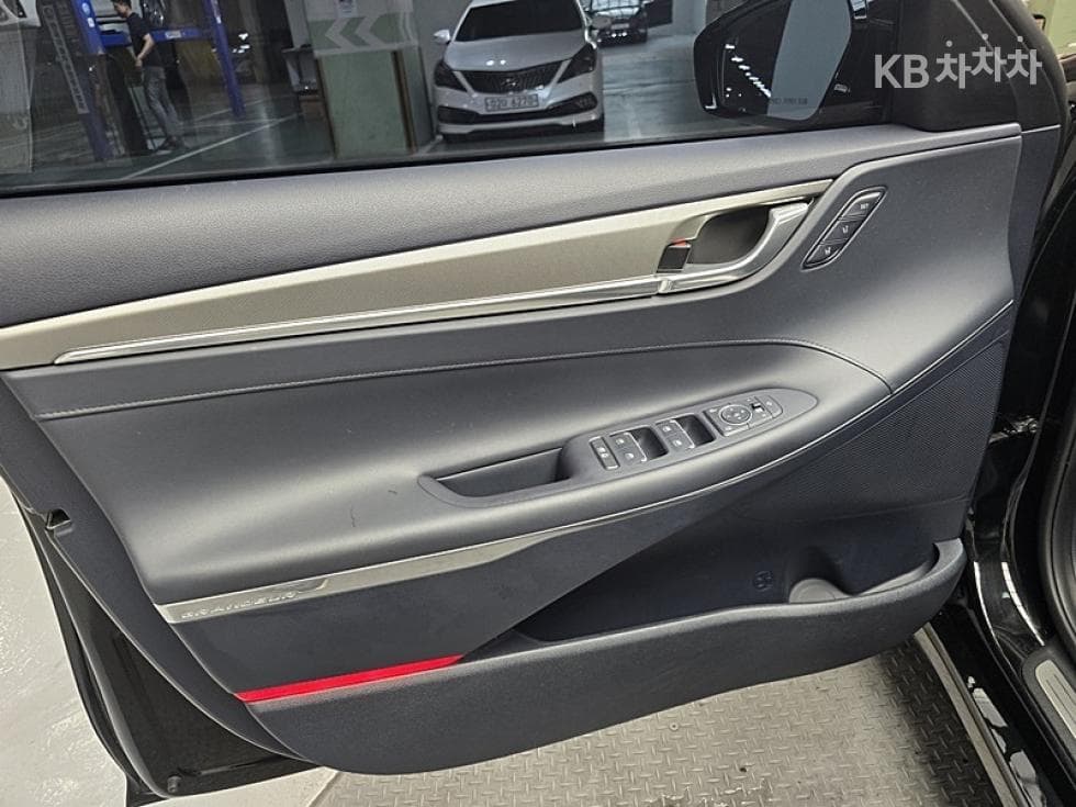 Hyundai The New (facelift) Grandeur (Azera)2.5 Exclusive - 11