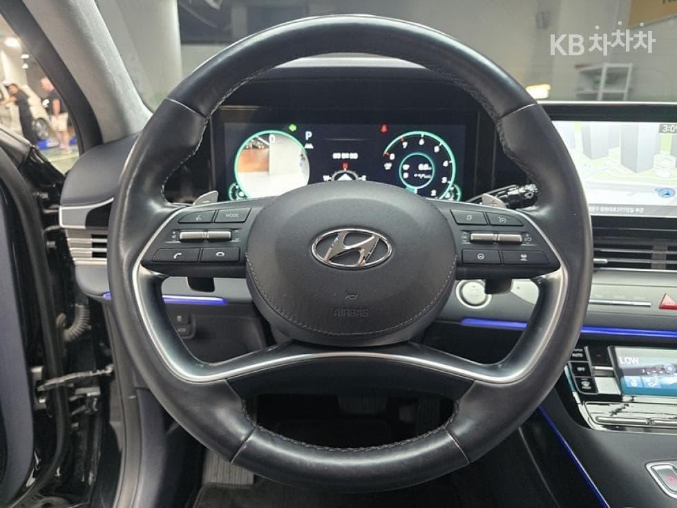 Hyundai The New (facelift) Grandeur (Azera)2.5 Exclusive - 14