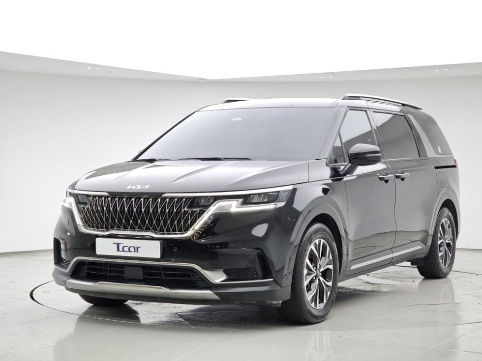 Kia Carnival 4th generation D2.2 9-seater Noblesse - Image 1