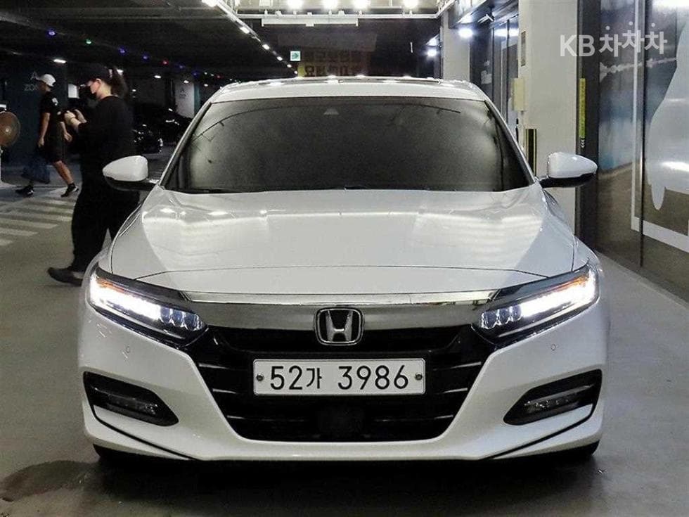 혼다 어코드 10세대Hybrid 2.0 Touring - 2