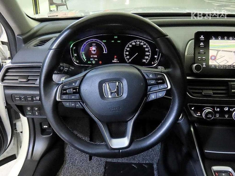 혼다 어코드 10세대Hybrid 2.0 Touring - 8