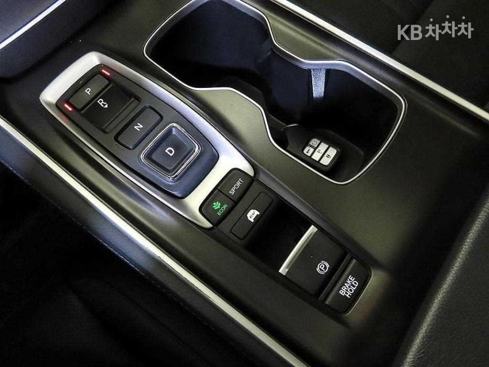 혼다 어코드 10세대Hybrid 2.0 Touring - 12
