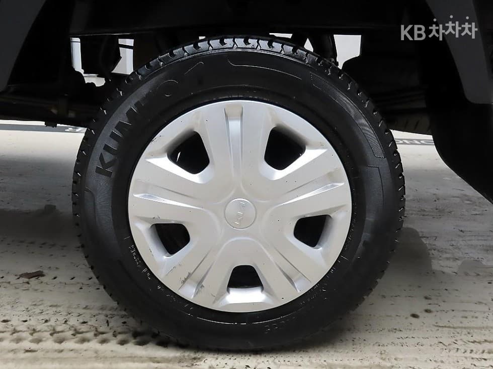 Kia The New (facelift) Bongo 3 (light truck)1 Ton King Cab Extra Long 2WD L Light - 18
