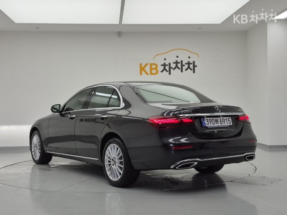 Mercedes-Benz E-Клас (W213)E220d 4MATIC Exclusive - 3