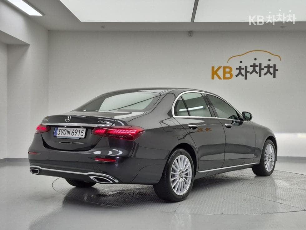 Mercedes-Benz E-Клас (W213)E220d 4MATIC Exclusive - 4