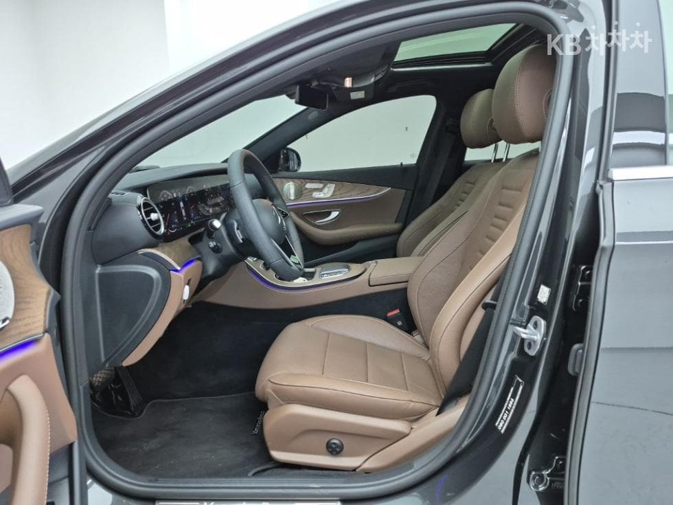 Mercedes-Benz E-Клас (W213)E220d 4MATIC Exclusive - 11