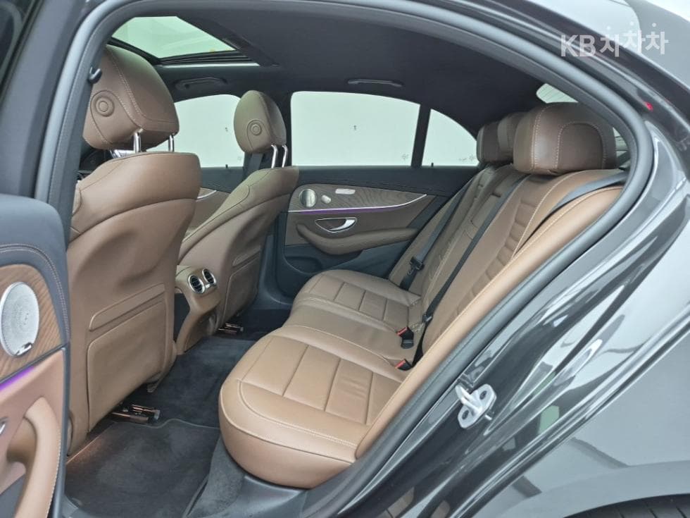 Mercedes-Benz E-Клас (W213)E220d 4MATIC Exclusive - 12