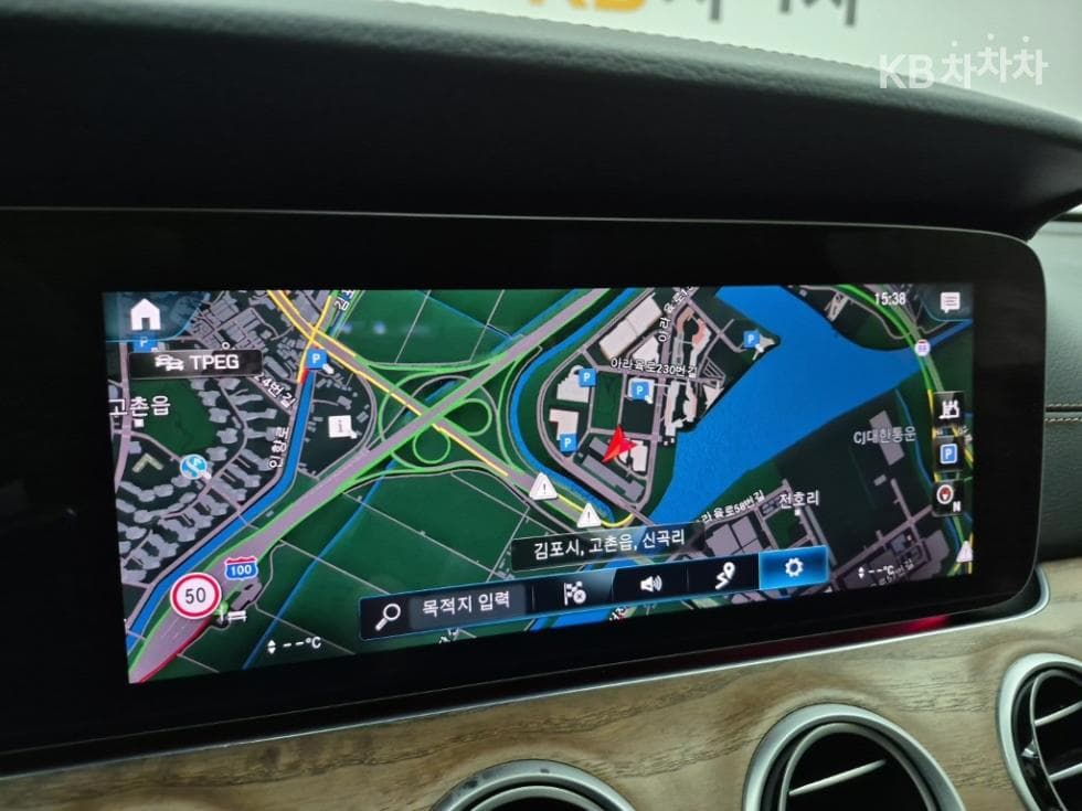 Mercedes-Benz E-Клас (W213)E220d 4MATIC Exclusive - 14