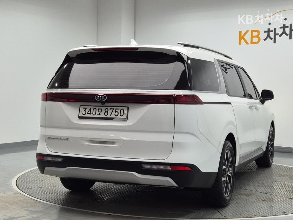 Kia Carnival 4th generationD2.2 9-seater Prestige - 3