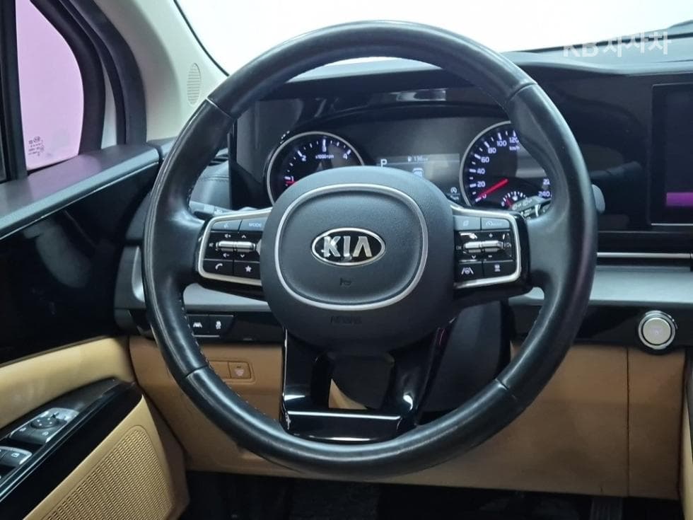 Kia Carnival 4th generationD2.2 9-seater Prestige - 9