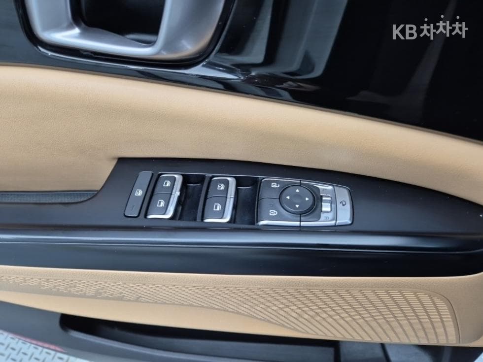 Kia Carnival 4th generationD2.2 9-seater Prestige - 18