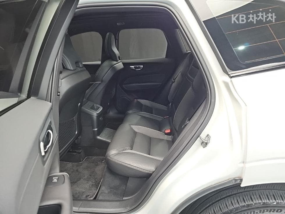 Volvo XC60 Second generationT8 Inscription - 12