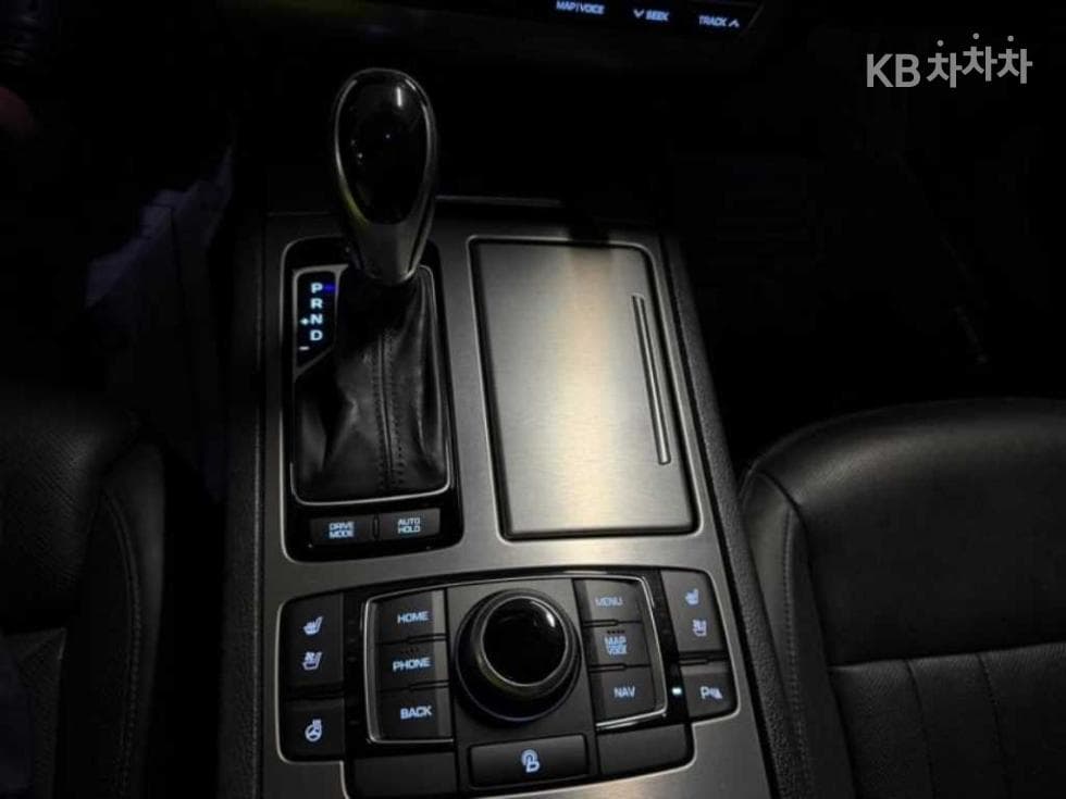 Хюндай ДженезисDHG330 Premium AWD - 12