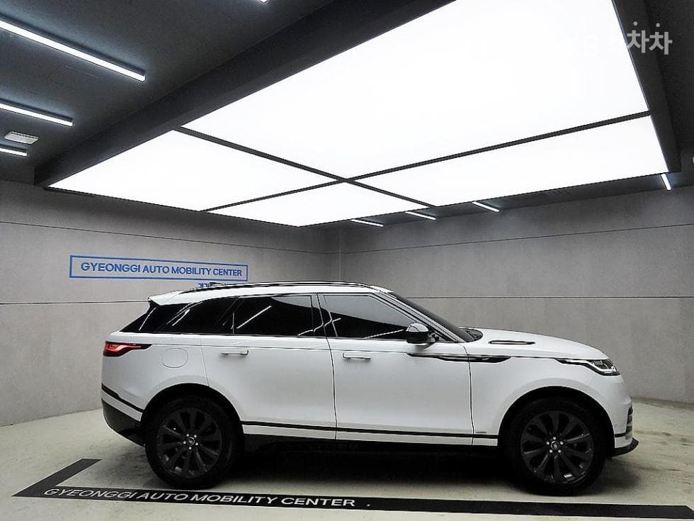 Land Rover Range Rover 벨라2.0 D240 R-Dynamic SE - 2