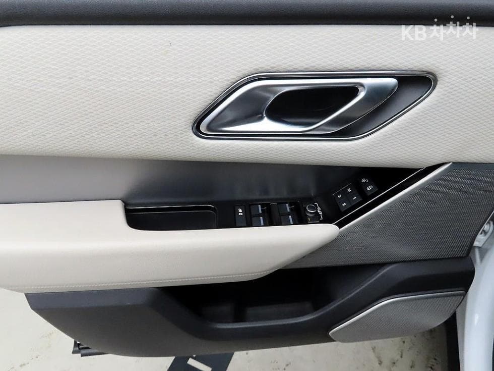 Land Rover Range Rover 벨라2.0 D240 R-Dynamic SE - 11