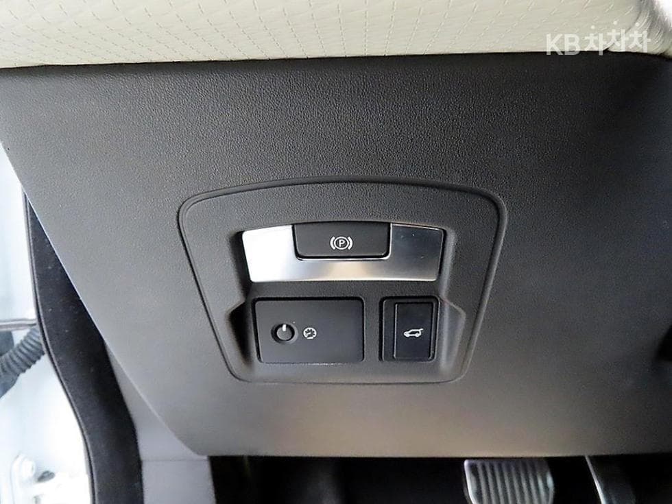 Land Rover Range Rover 벨라2.0 D240 R-Dynamic SE - 12
