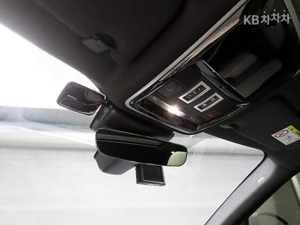 Land Rover Range Rover 벨라2.0 D240 R-Dynamic SE - 15