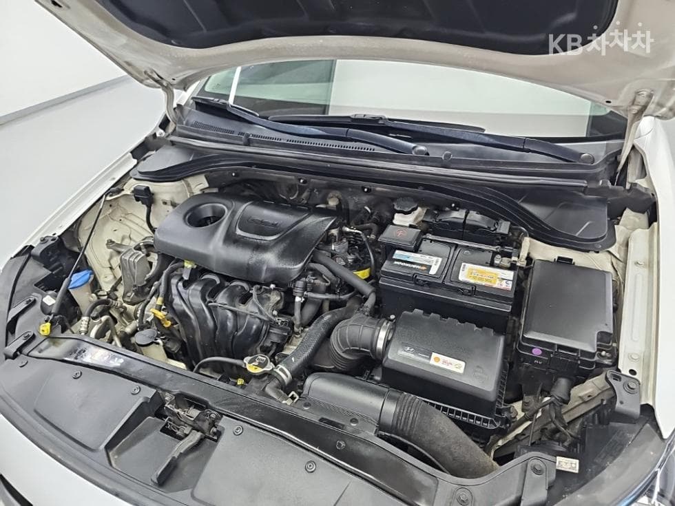 Хюндай Avante (Elantra)AD1.6 GDi Value Plus - 5