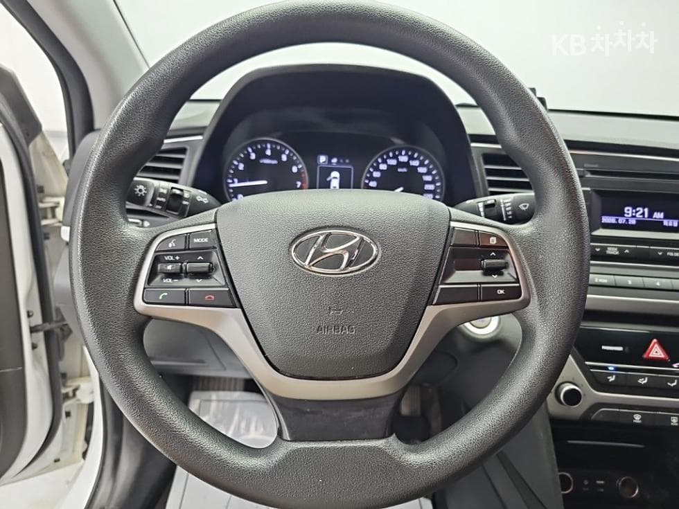 Хюндай Avante (Elantra)AD1.6 GDi Value Plus - 9