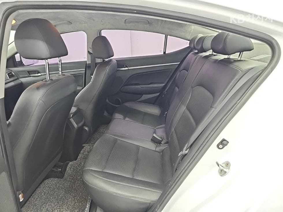 Хюндай Avante (Elantra)AD1.6 GDi Value Plus - 12